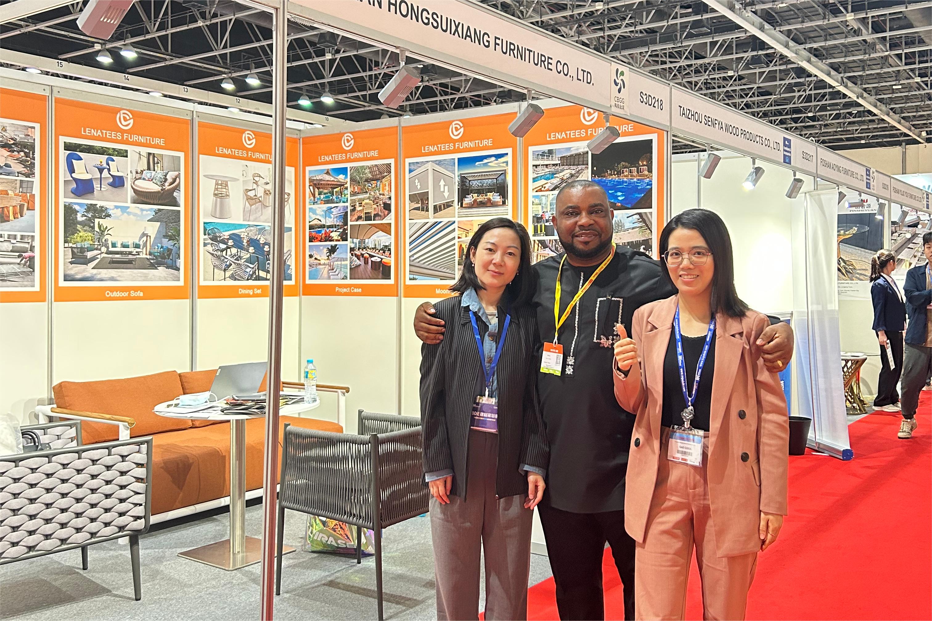 Cari appassionati di mobili, si è aperta la Dubai Furniture Exhibition e Hongsuixiang Furniture è onorato di partecipare, presentando insieme splendidi nuovi prodotti per la casa!