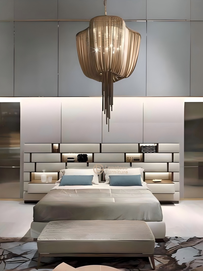 Il lusso incontra l'artigianato: il nostro nuovo letto di tendenza con eleganti accenti in metallo. ✨